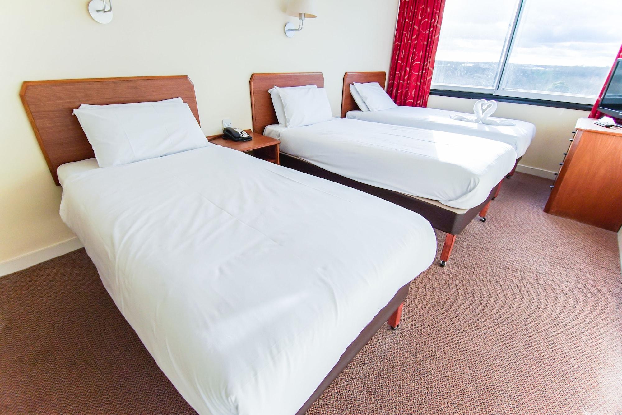 Airport Gatwick 3*