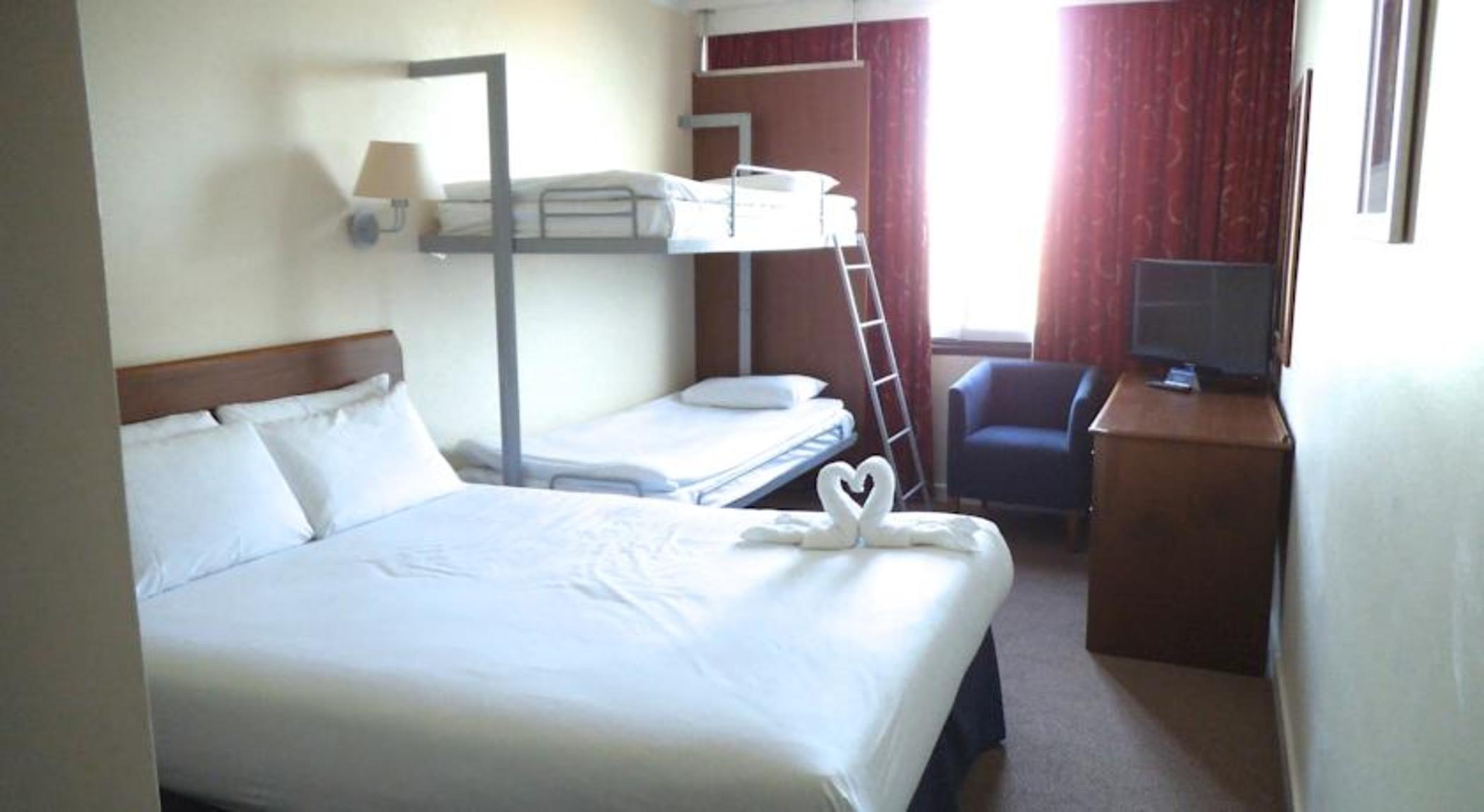 Airport Gatwick Hotel 3*